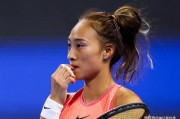 0-2爆冷！郑钦文大溃败，萨巴伦卡保送4强